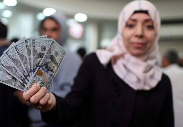 كشف أسباب تأخير وصول الأموال القطرية لقطاع غزة