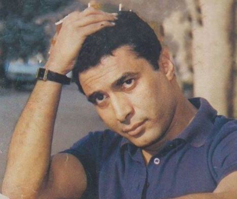 لقاء الوداع بين احمد زكي ووالدته 