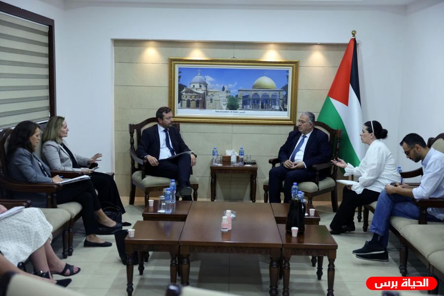 مهنا يبحث مع دبلوماسيين أوروبيين حالة حقوق الإنسان في فلسطين