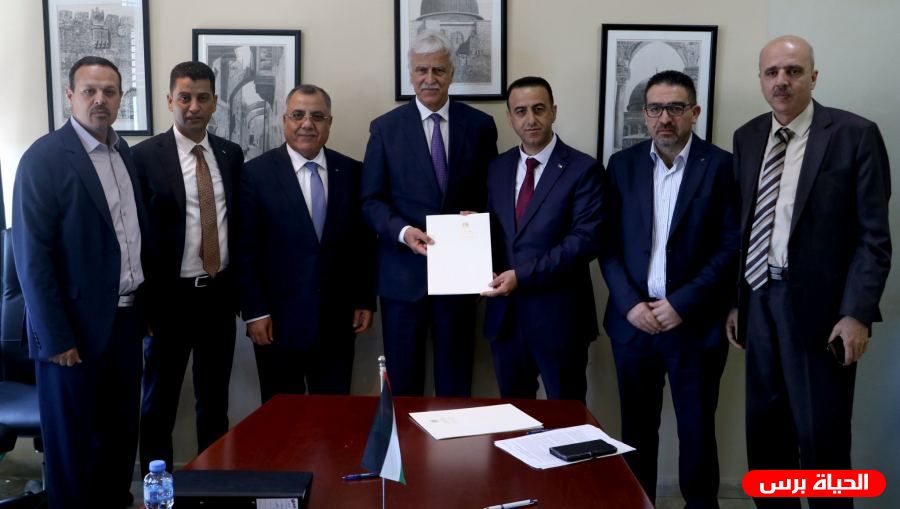 التربية واتحاد المعلمين يوقعان اتفاقية لتعديل تاريخ منح علاوة طبيعة العمل