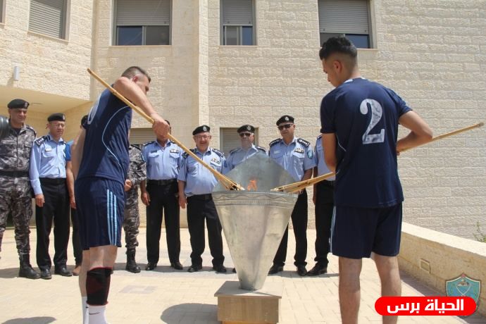 تتويج الفائزين بفعاليات اليوم الأولمبي الشرطي في أريحا
