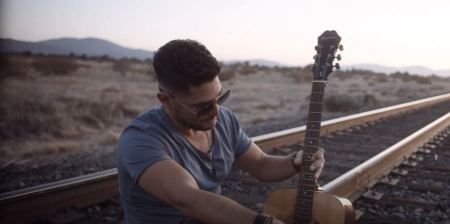  استمرار الأصداء الرائعة لأغنية النجم نضال نصر "مش غلط"