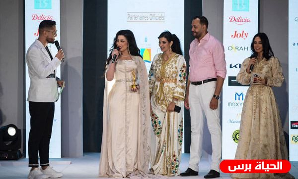 تكريم الفنانة دنيا بطمة كأجمل صوت مغربي عربي لسنة 2022