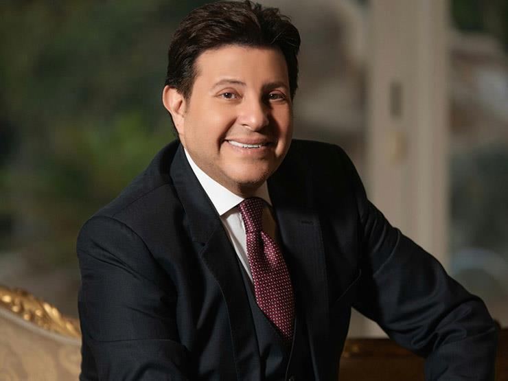 سبب استقالة هاني شاكر واعتذار نحيب ساويرس