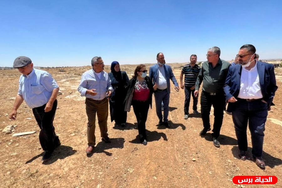 وزيرة الصحة تطلع على الاحتياجات الصحية في مسافر يطا والبادية