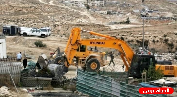 الخليل : الاحتلال يهدم 11 منشأة زراعية في بلدة ترقوميا 