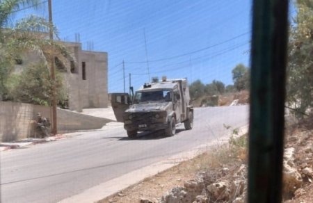 مستوطنون يهاجمون منزلاً في بيتا والاحتلال يعتدي على شاب جنوب نابلس