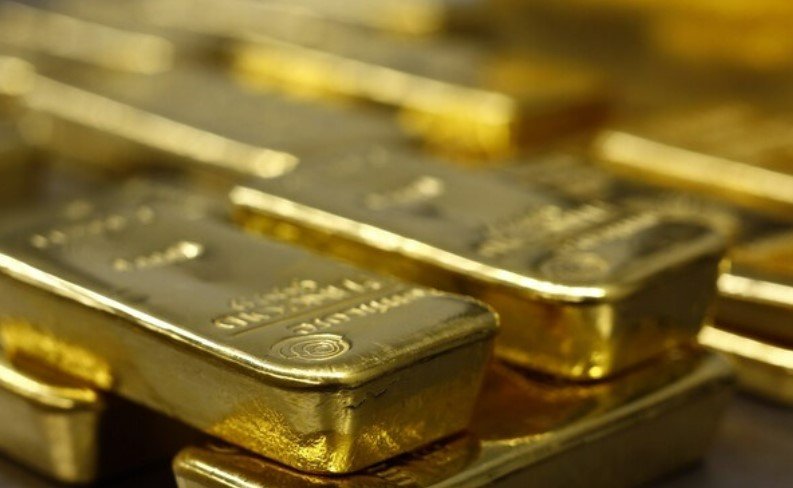 تراجع حاد في أسعار الذهب مع ارتفاع توقعات تشديد السياسة النقدية الأمريكية