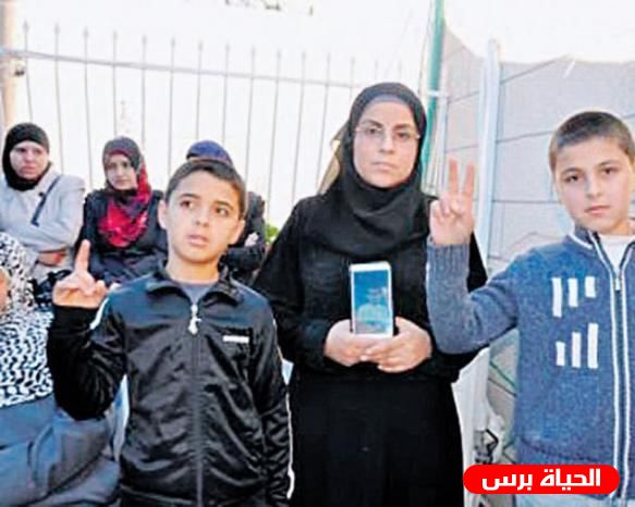 الاحتلال يعتقل مواطنة من مخيم شعفاط 