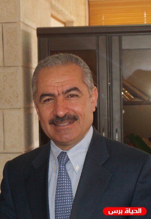 اشتية يطلع على احتياجات قرى شمال غرب القدس