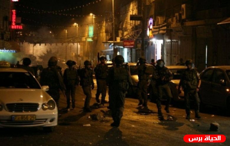 الاحتلال يعتقل مواطنين من القدس 