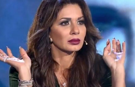 نجلاء بدر تنشر صورها من الشاطئ
