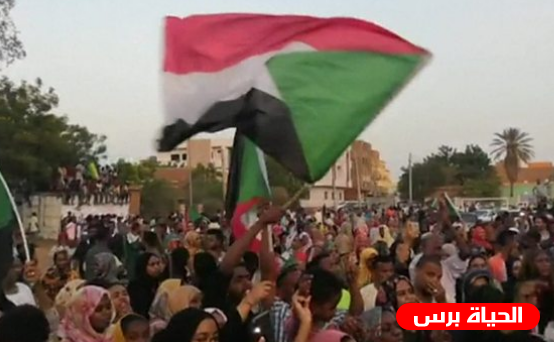 اتفاق السودان : المجلس العسكري والمعارضة يتفقان والرئيس عباس يرحب
