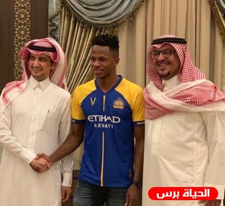 عبدالفتاح ادم سيخدم النصر خمس سنوات