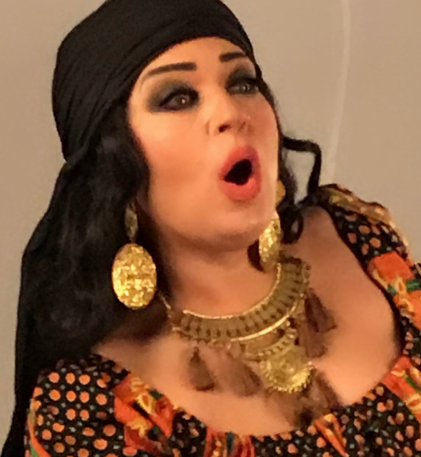 فيفي عبده تتعرض للانتقاد بسبب وصلة رقص امام منزلها