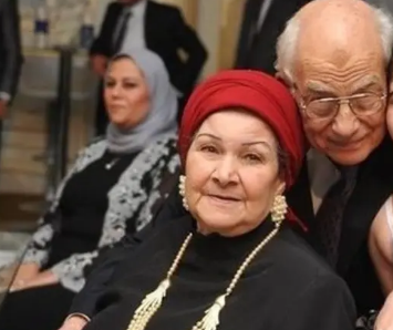 رشوان توفيق ينهار حزناً على رفيقة عمره