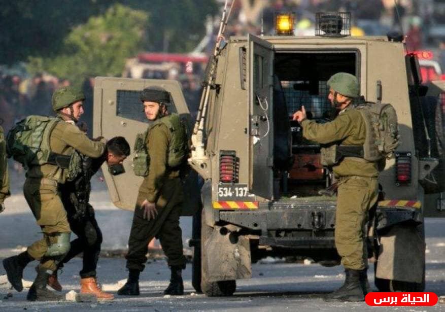 الاحتلال يعتقل 10 مواطنين على الأقل في العيسوية