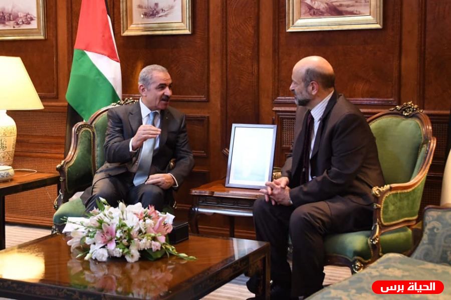 اشتية: نأمل بالنهوض في الميزان التجاري مع الأردن رغم عقبات الاحتلال 