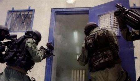 قوات القمع تقتحم قسمي (5) و(6) في "مجدو" وتعتدي على الأسرى