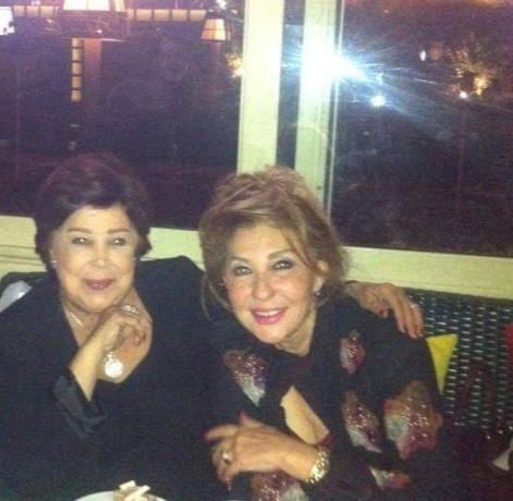 نادية الجندي تنعى صديقتها رجاء الجداوي بهذه الصورة