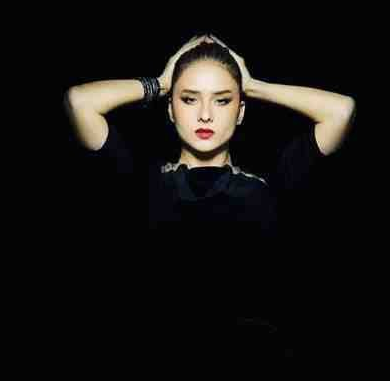 نيللي كريم تعلق على وفاة الفلسطينية مي مسحال