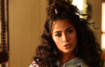 روبي تعود بصورة من البحر تثير جدل المتابعين