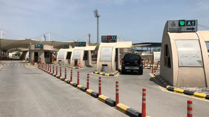 جسر الملك فهد يشهد حركة نشطة للعائدين من البحرين