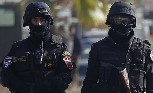 خمسينية تنتقم من زوجها قبل زواجه من ثانية بساعات