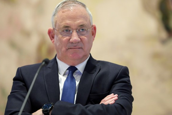 غانتس يشدد سياسة إعادة جثامين الشهداء