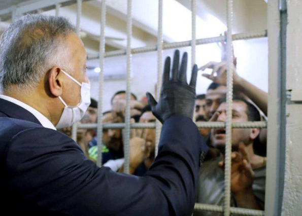 أول مسؤول عربي يزور السجون بحثاً عن سجناء الرأي