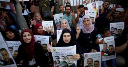 طولكرم: وقفة مساندة للأسرى في سجون الاحتلال