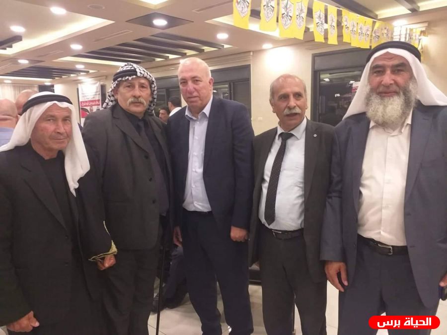 ممثلين عن المقاومة الشعبية يشاركون في بيت عزاء اللواء فيصل أبوشرخ قائد قوات ال١٧ في رام الله