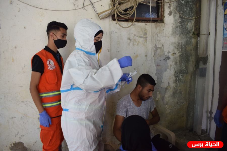مشفى الراعي والهمشري في يوم طبي مجاني مشترك في مخيم عين الحلوة