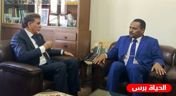 السفير عبد الهادي يستقبل القائم بأعمال سفارة جمهورية السودان في مقر دائرة العلاقات العربية بدمشق