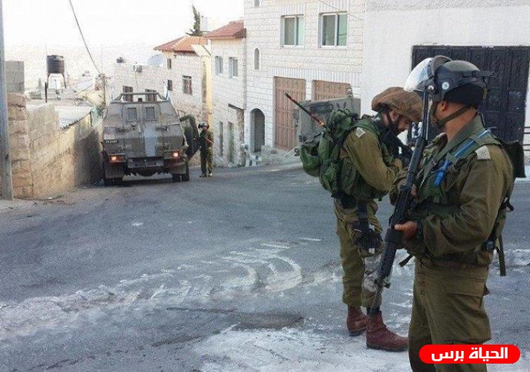قوات الاحتلال تداهم منازل مواطنين في بيت فجار