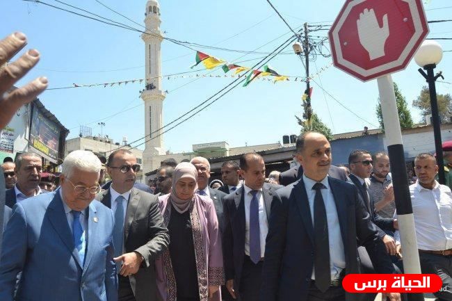 الرئيس يتفقد مخيم الجلزون شمال رام الله