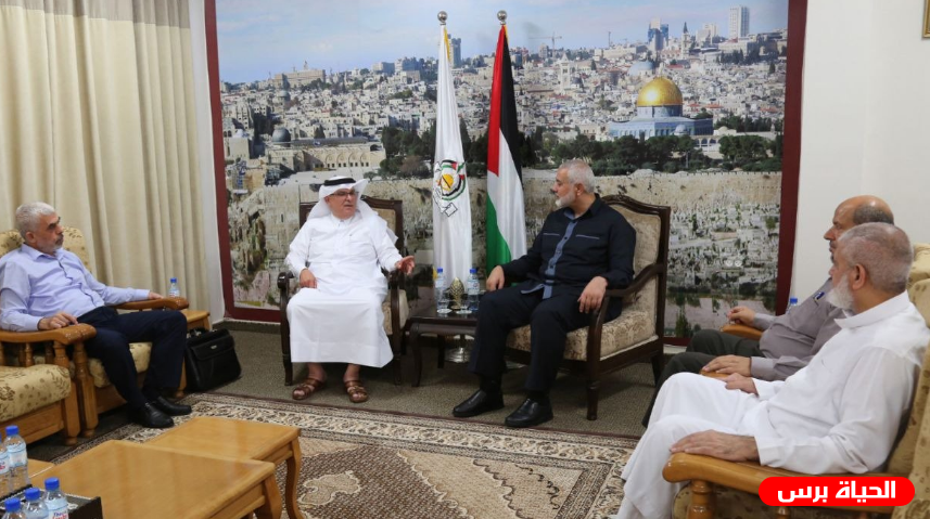 هنية يلتقي بالسفير القطري محمد العمادي