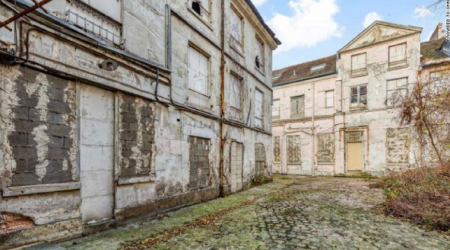 التحقيق في جريمة وقعت قبل 30 عاماً بعد العثور على جثة داخل قبو قصر