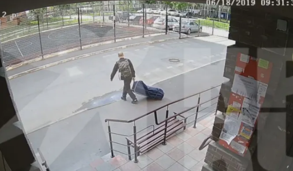 رجل يختطف طليقته في حقيبة وفجأة تتغير الأوضاع