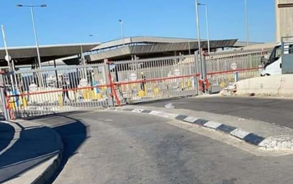 إصابة فلسطيني من ذوي الاحتياجات الخاصة برصاص الاحتلال على حاجز قلنديا