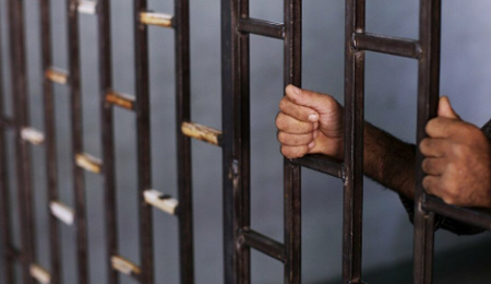 العثور على سيدة محبوسة في قفص منذ 25 عاماً