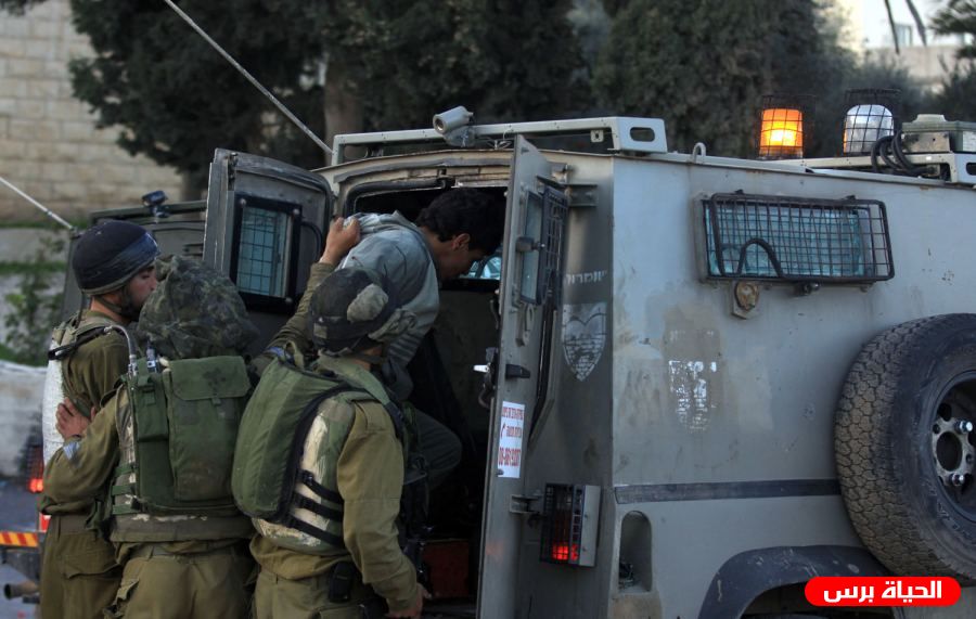 الاحتلال يعتقل الشاب محمد زهران من رام الله بعد مداهمة منزله