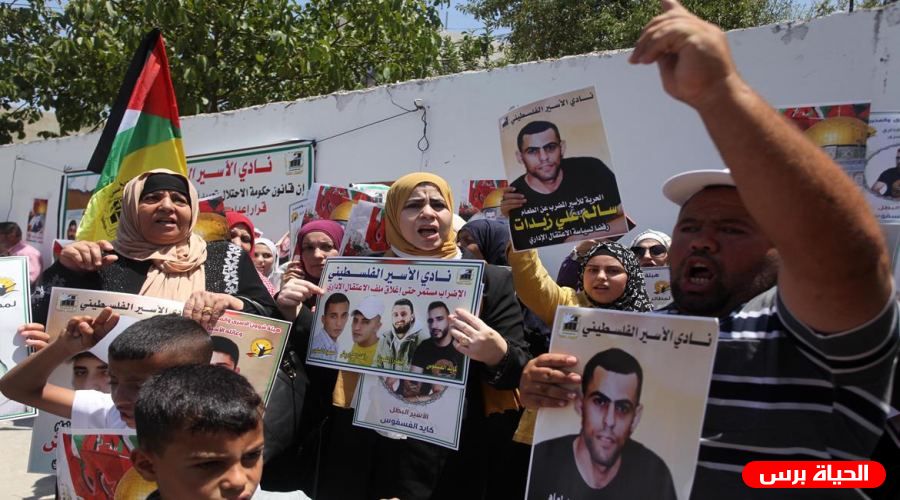 طولكرم: وقفة إسناد للأسرى الإداريين المضربين عن الطعام