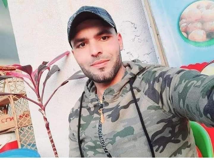 شهيد من جباليا متاثرا بجراحه