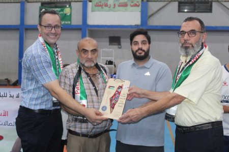 فلسطين تجمعنا يتوج بكأس التضامن مع الأسير القائد مروان البرغوثي في صيدا 