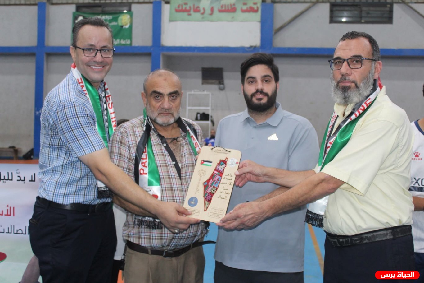 فلسطين تجمعنا يتوج بكأس التضامن مع الأسير القائد مروان البرغوثي في صيدا 