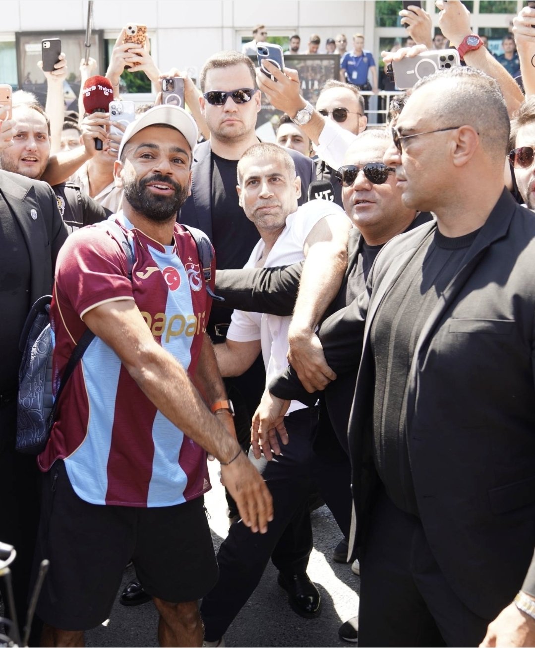 محمد صلاح يشعل الإعلام التركي بعد انتقاله إلى طرابزون سبور وسط وصف الصفقة بالتاريخية