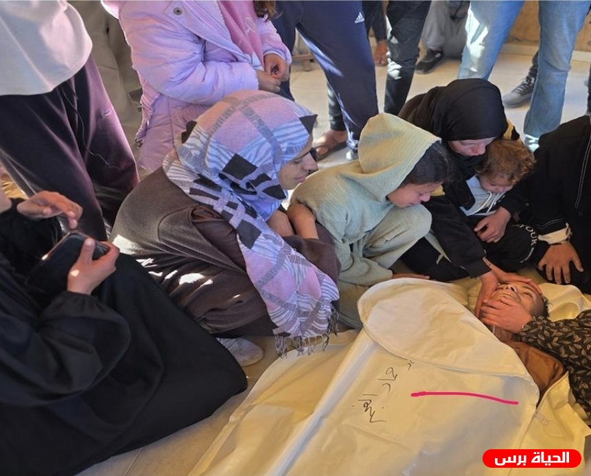 شهيد واستهداف مربع سكني وسط قطاع غزة