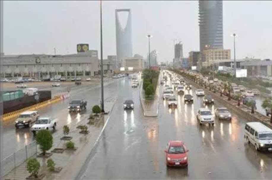 منخفض جوي .. أمطار رعدية ورياح نشطة تضرب مناطق سعودية اليوم الجمعة.. وتحذيرات من تدني الرؤية