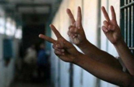 ثلاثة أسرى يواصلون إضرابهم المفتوح عن الطعام في ظروف اعتقالية صعبة